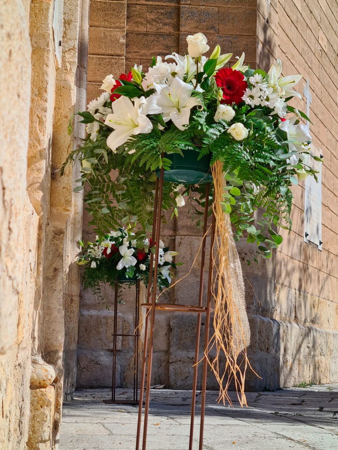 Decoración floral en iglesias